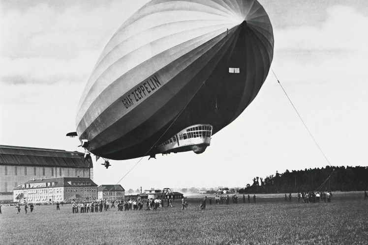 04 ZF Historical Landing Graf Zeppelin 3 2 748px
