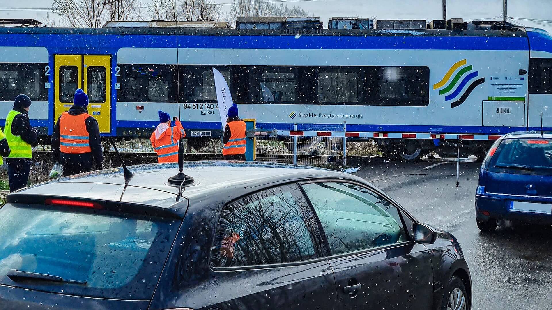 Koleje Śląskie poprawiają bezpieczeństwo na przejazdach kolejowo-drogowych Koleje Śląskie poprawiają bezpieczeństwo na przejazdach kolejowo-drogowych