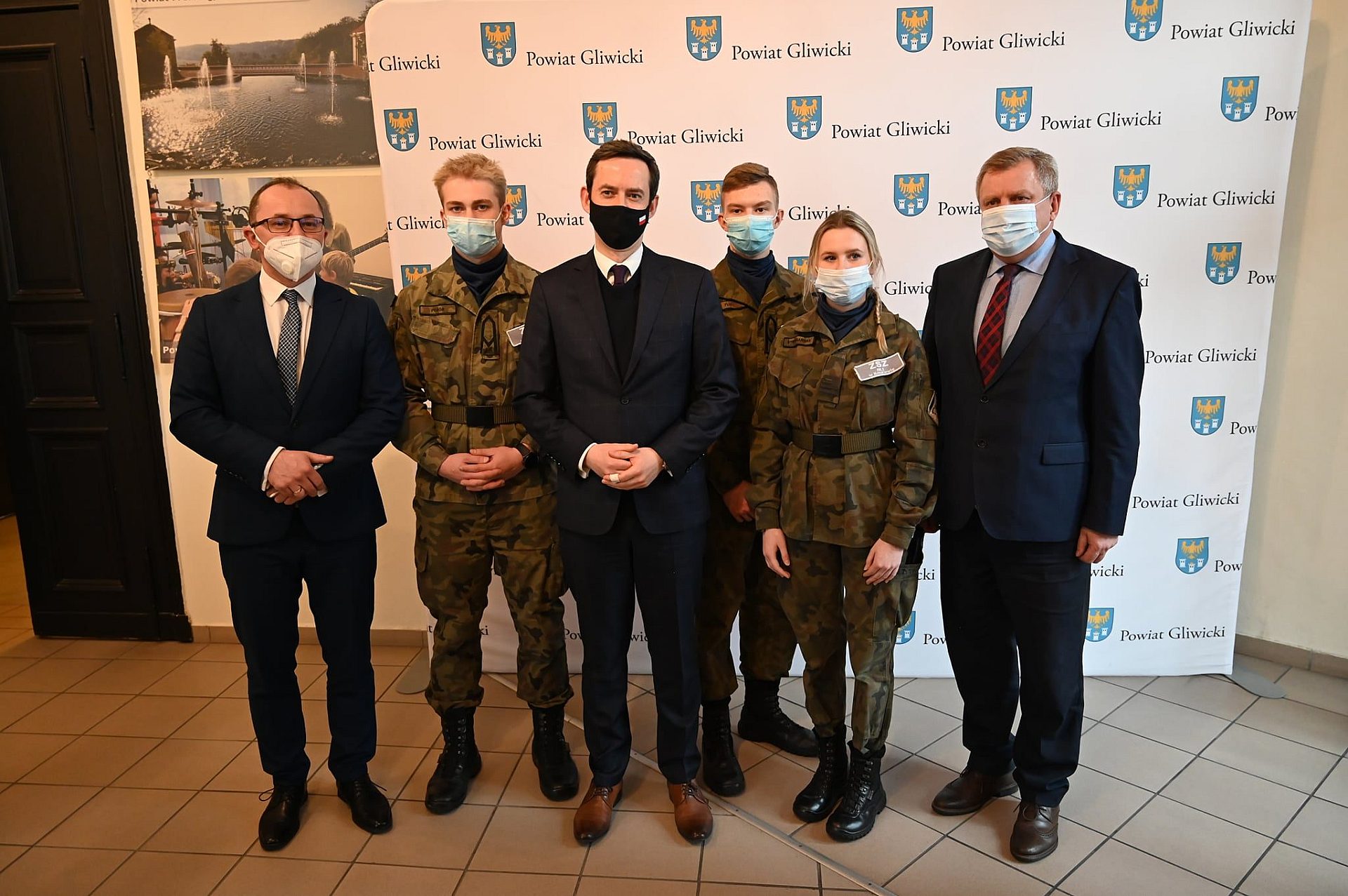 Mundurówka knurów Mundurówka knurów