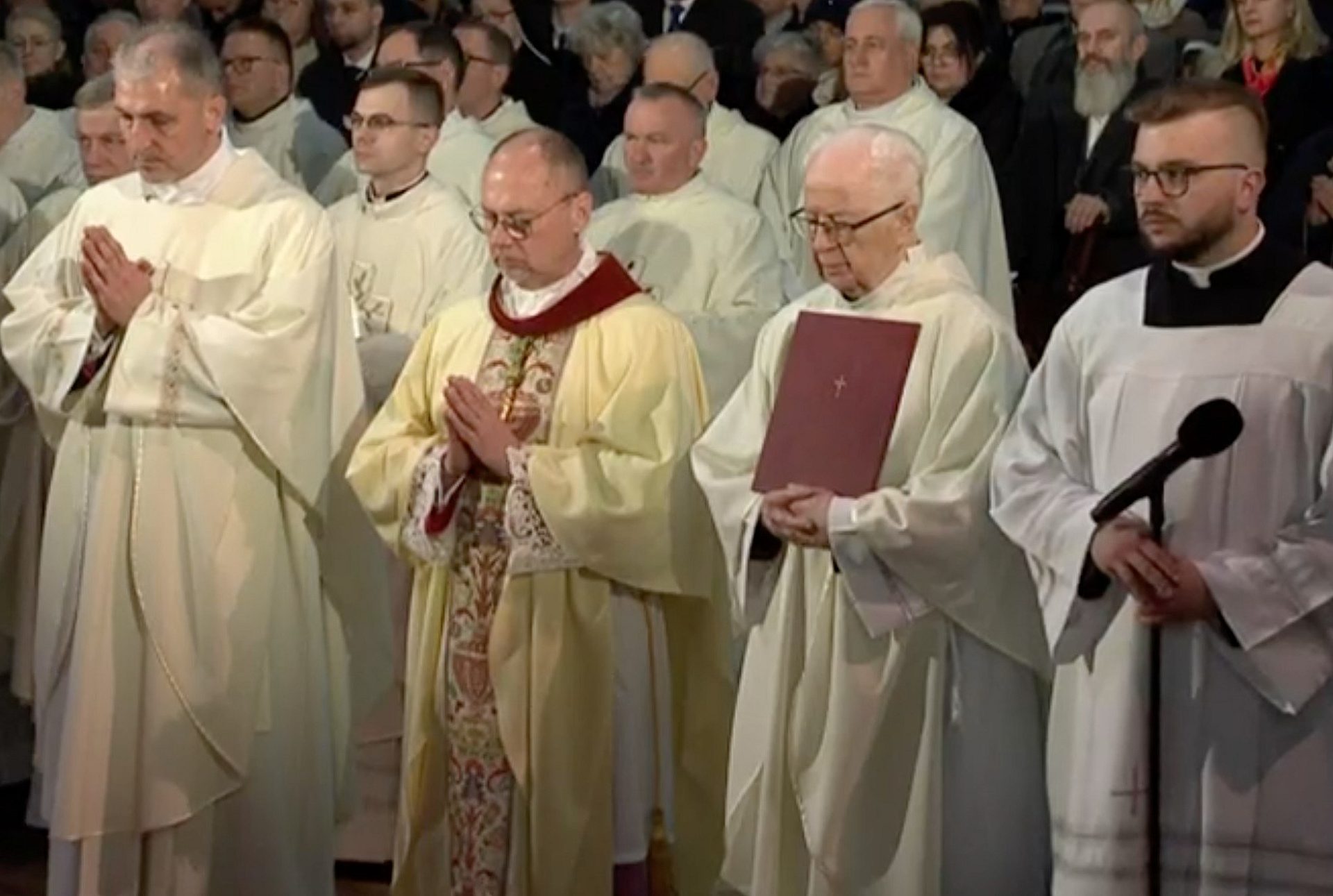 Sakra i ingres nowego biskupa gliwickiego jpg Sakra i ingres nowego biskupa gliwickiego jpg