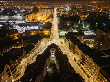 Światła wielkiego miasta? Oto nocne zdjęcia Gliwic z drona Gliwice nocą