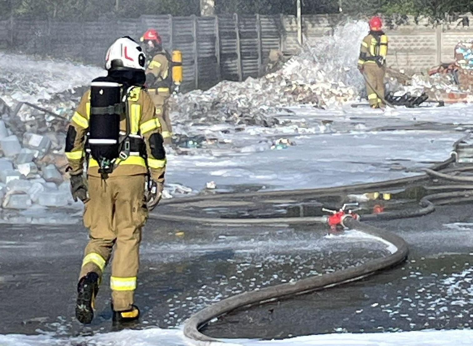 Pozar skladowiska odpadow w Gliwicach 3