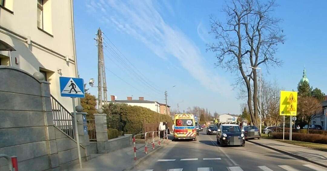 Wypadek drogowy w Gierałtowicach. Piesza potrącona na przejściu przez osobówkę