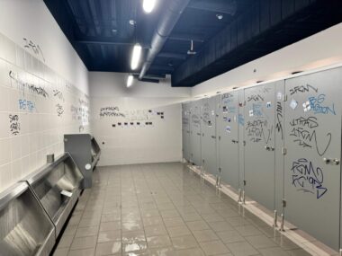 Nowy stadion w Opolu zdewastowany, w Magdeburgu przepraszają Zdewastowany stadion w Opolu