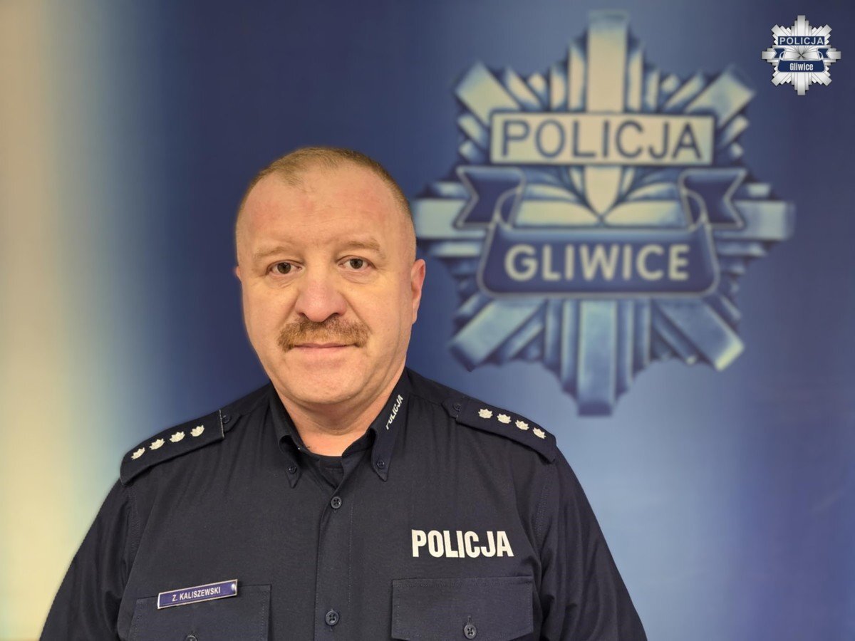 Pożar samochodu w Gliwicach. Policjant ruszył na pomoc kierowcy i jego rodzinie